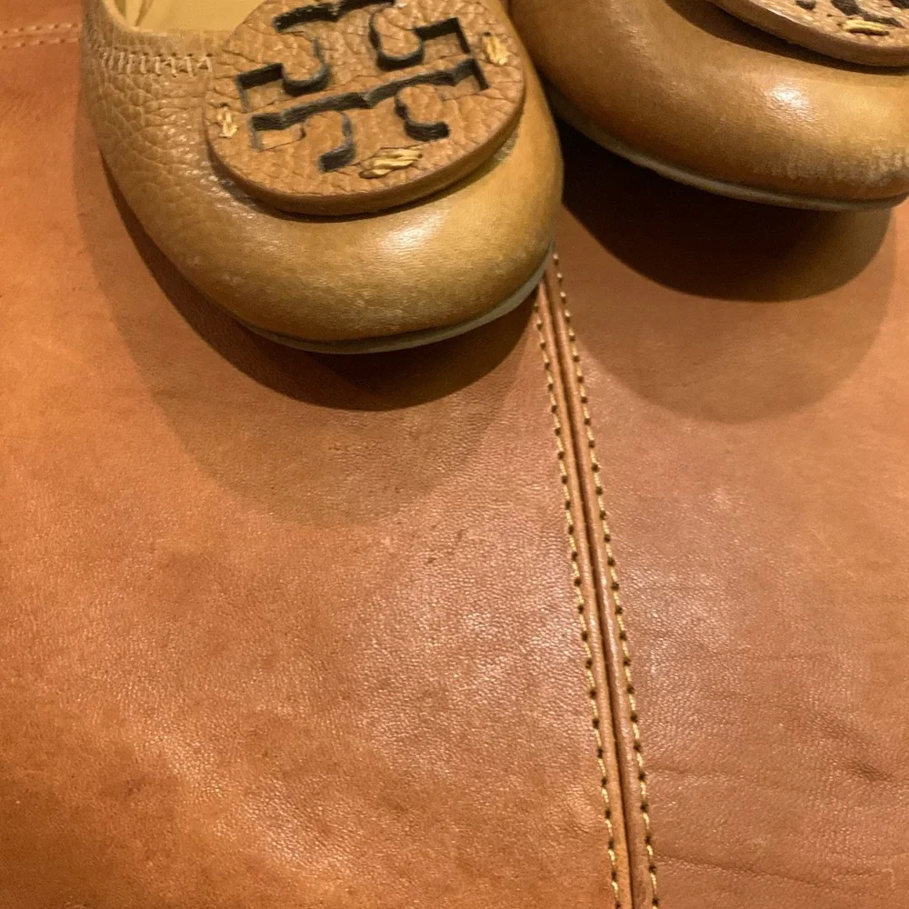 Tory Burch Cognac/Tan Leather Logo Ballet Flats - Picture 6 of 8